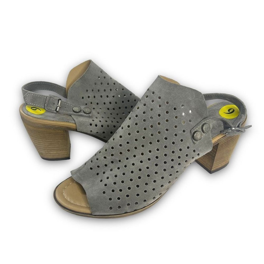 Sophia Milano Italy‎ Gray Perforated Suede Open Toe Block Heel Sandals Size 6